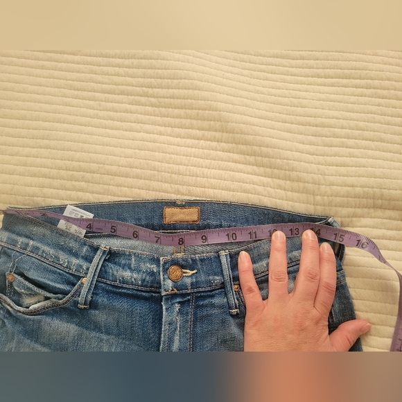 Mother the Runaway Skinny Flare Jeans in Cream Soda Distressed Size 26 - Picture 11 of 13